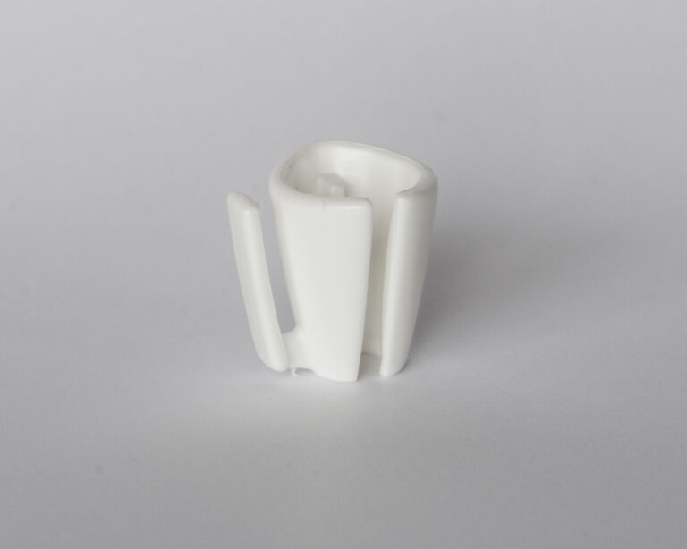 DPA_Shirtholder_white