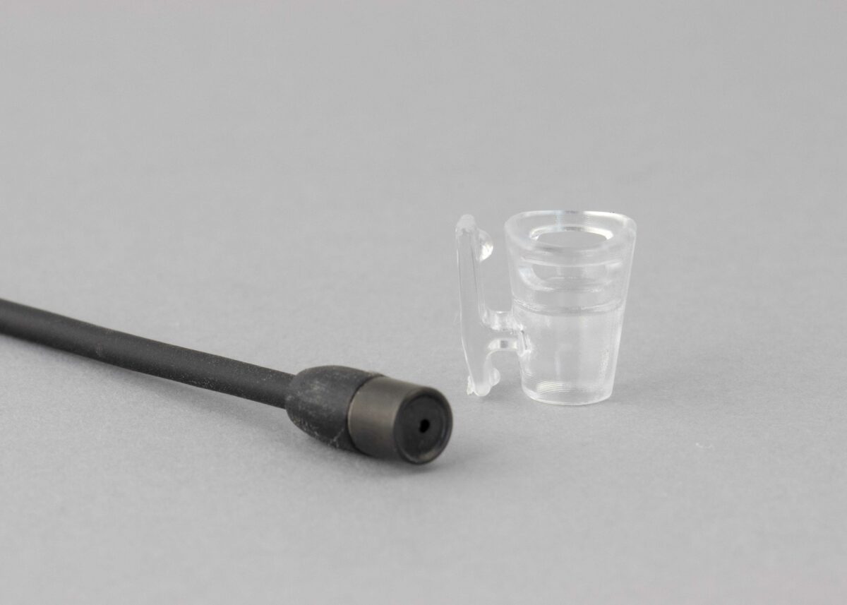 HAM_MKE2_Shirt_holder1_transp