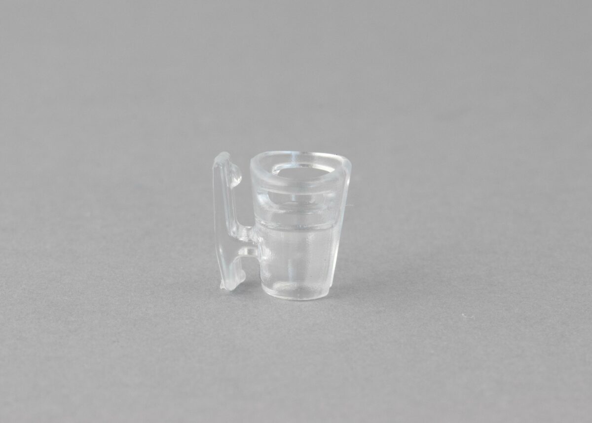 HAM_MKE2_Shirt_holder_transp
