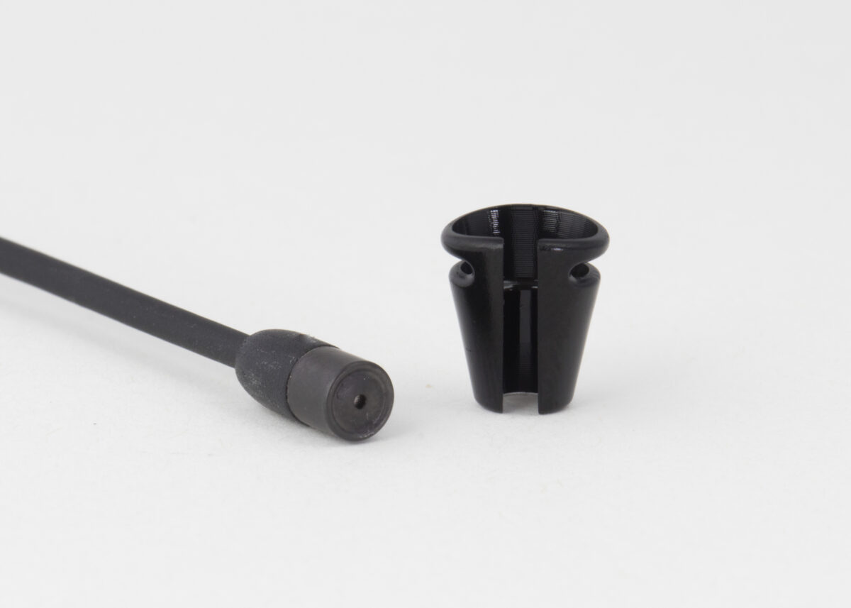 HAM_MKE2_T-shirt_holder1_black