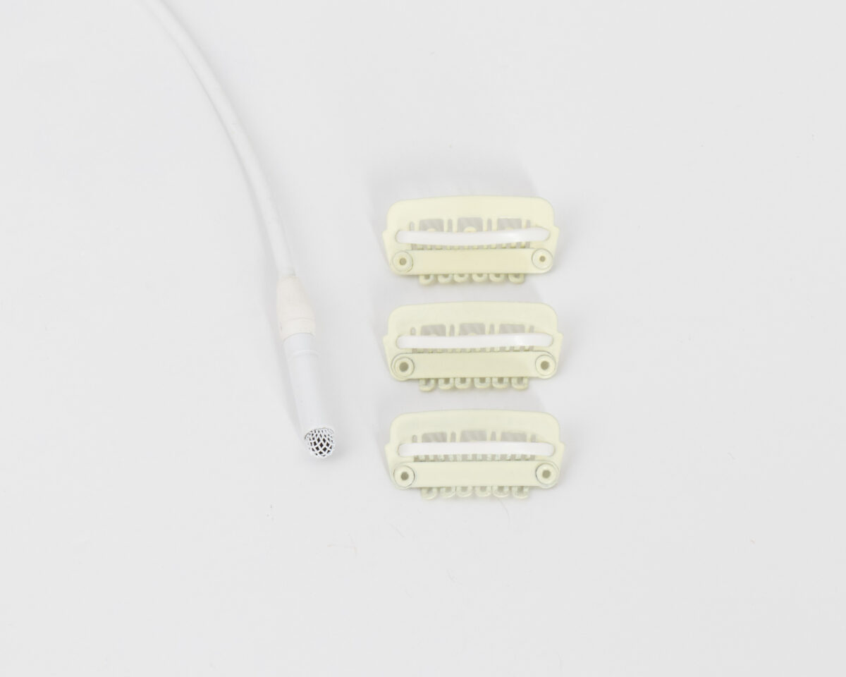 Hide-a-mic_clipz_COS11_white1