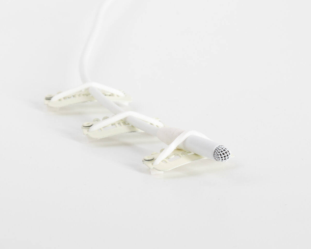 Hide-a-mic_clipz_COS11_white2