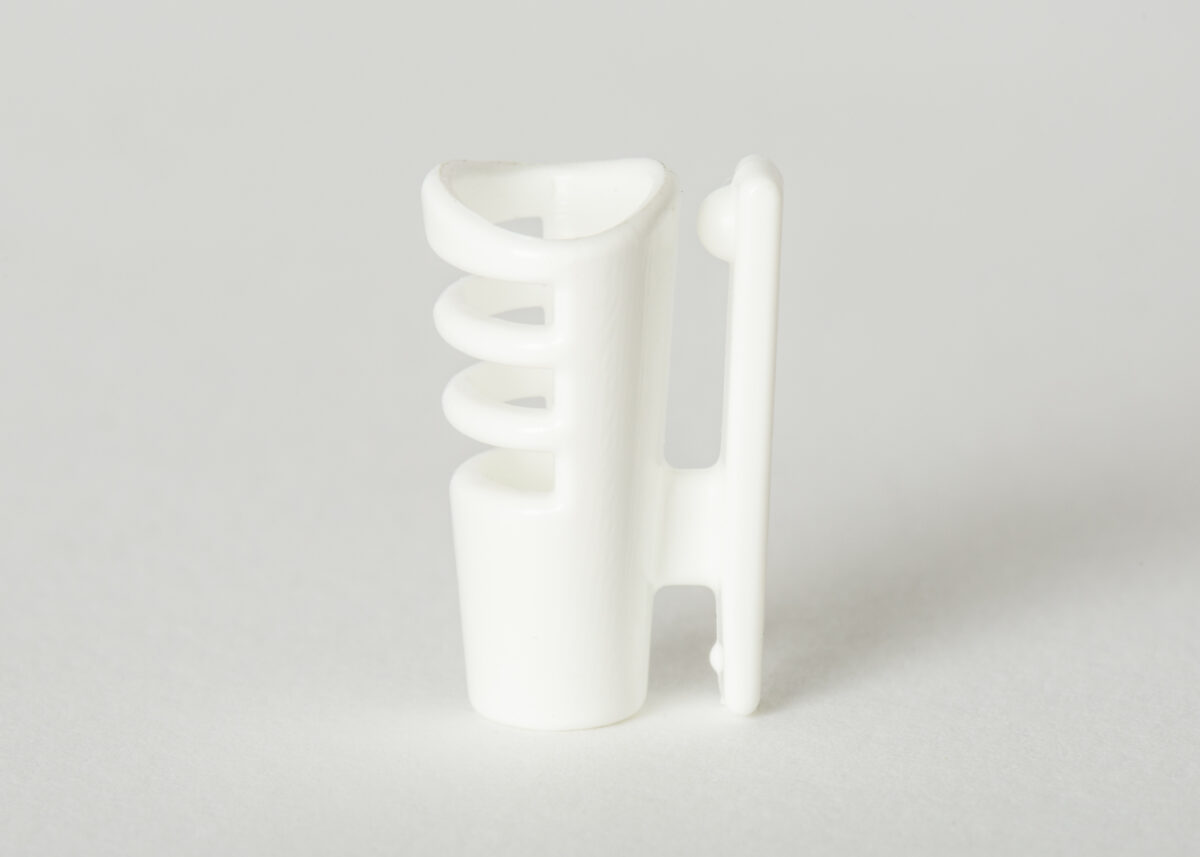 SCSHW1_shirt_holder_white