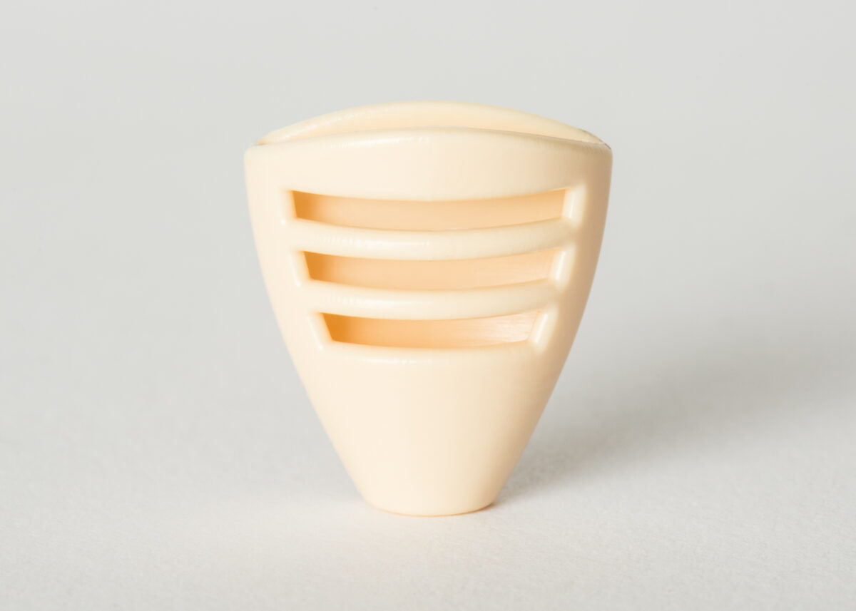 SCTHS1_tie_holder_beige